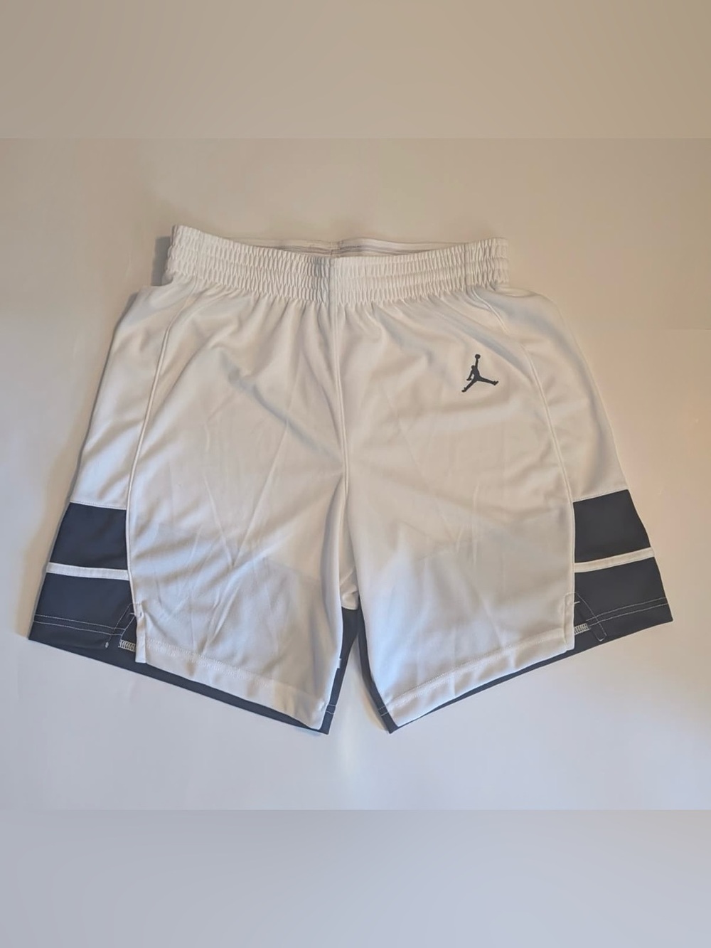 Jordan Men’s White Navy Athletic Basketball Shorts FQ5375-107 Size M Medium NEW